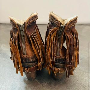 Freebird genuine leather size 8. Only worn a few times! Awesome like new bootie!